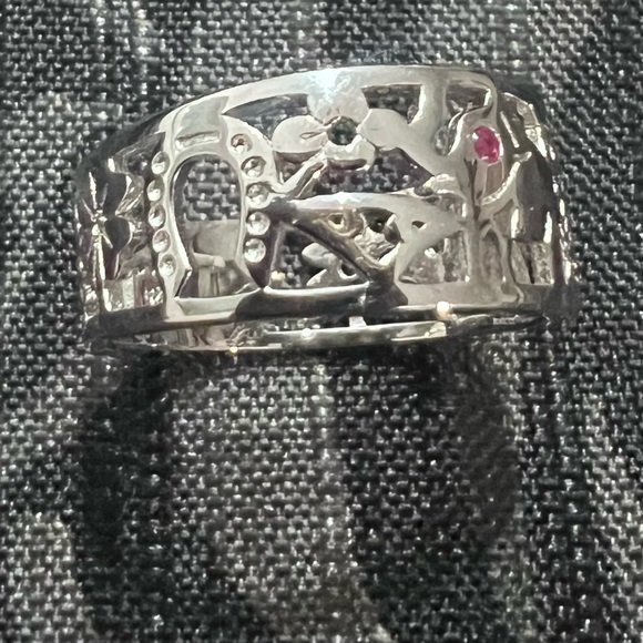 Elegant Sterling Silver 925 Ring - Picture 1 of 8